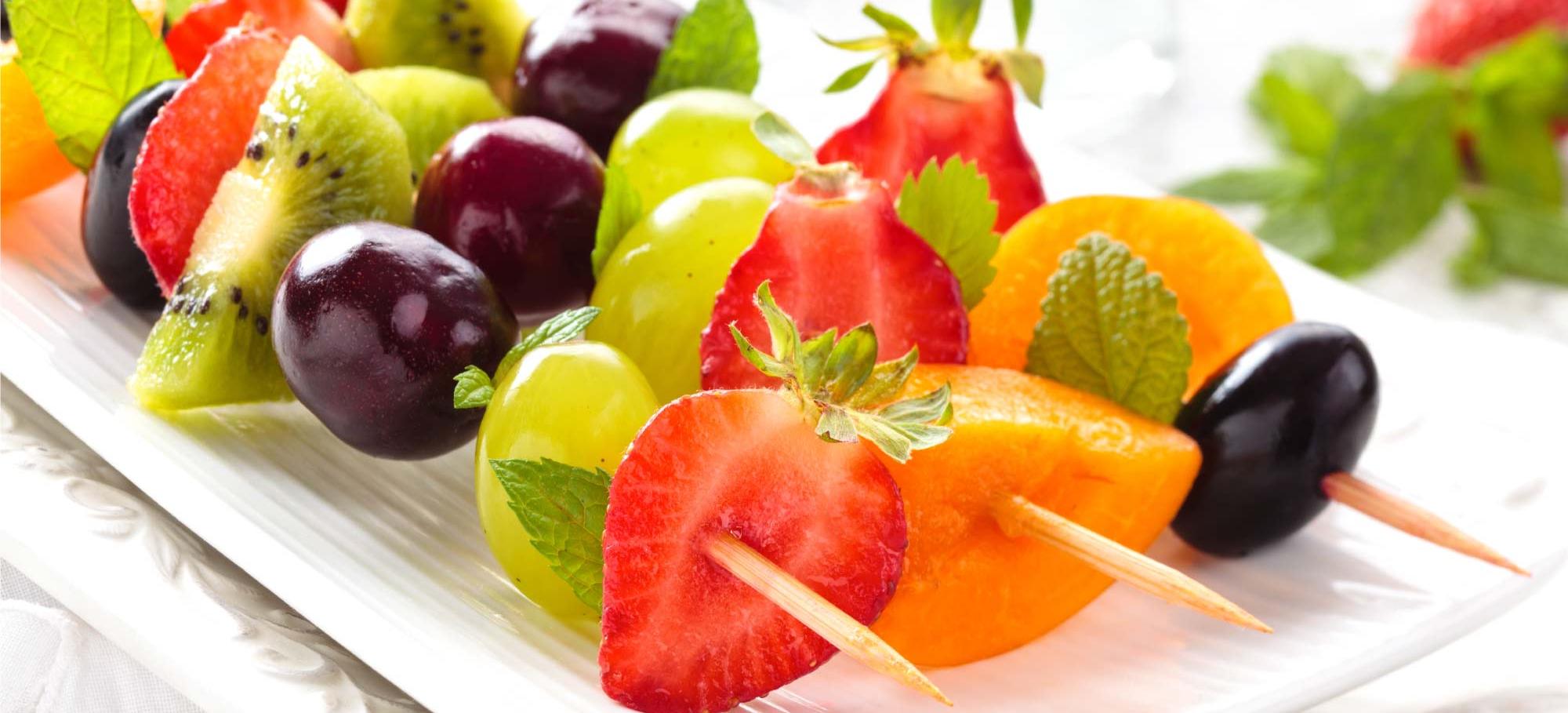 Brochettes de fruits dorées au miel facile diététique sucré gourmand mes recettes Brochettes de fruits dorées au miel facile diététique sucré gourmand mes recettes