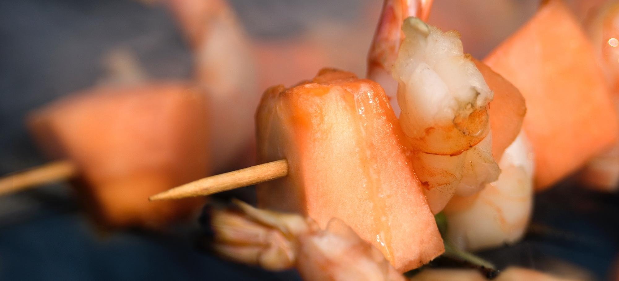 Minis brochettes melon-crevettes