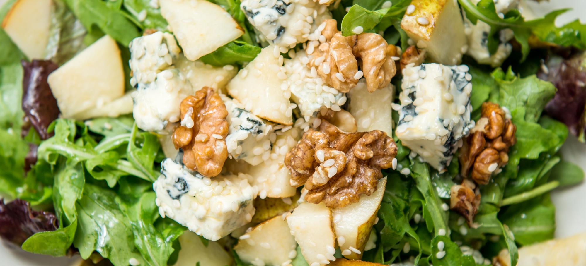 Recette de salade de mâche au roquefort