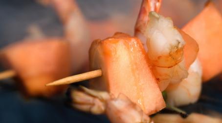 Minis brochettes melon-crevettes