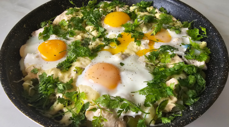 Poêlée de légumes au poulet façon chakchouka Poêlée de légumes au poulet façon chakchouka