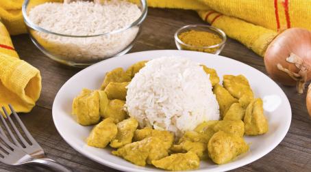 Poulet curry, tomates et lait de coco