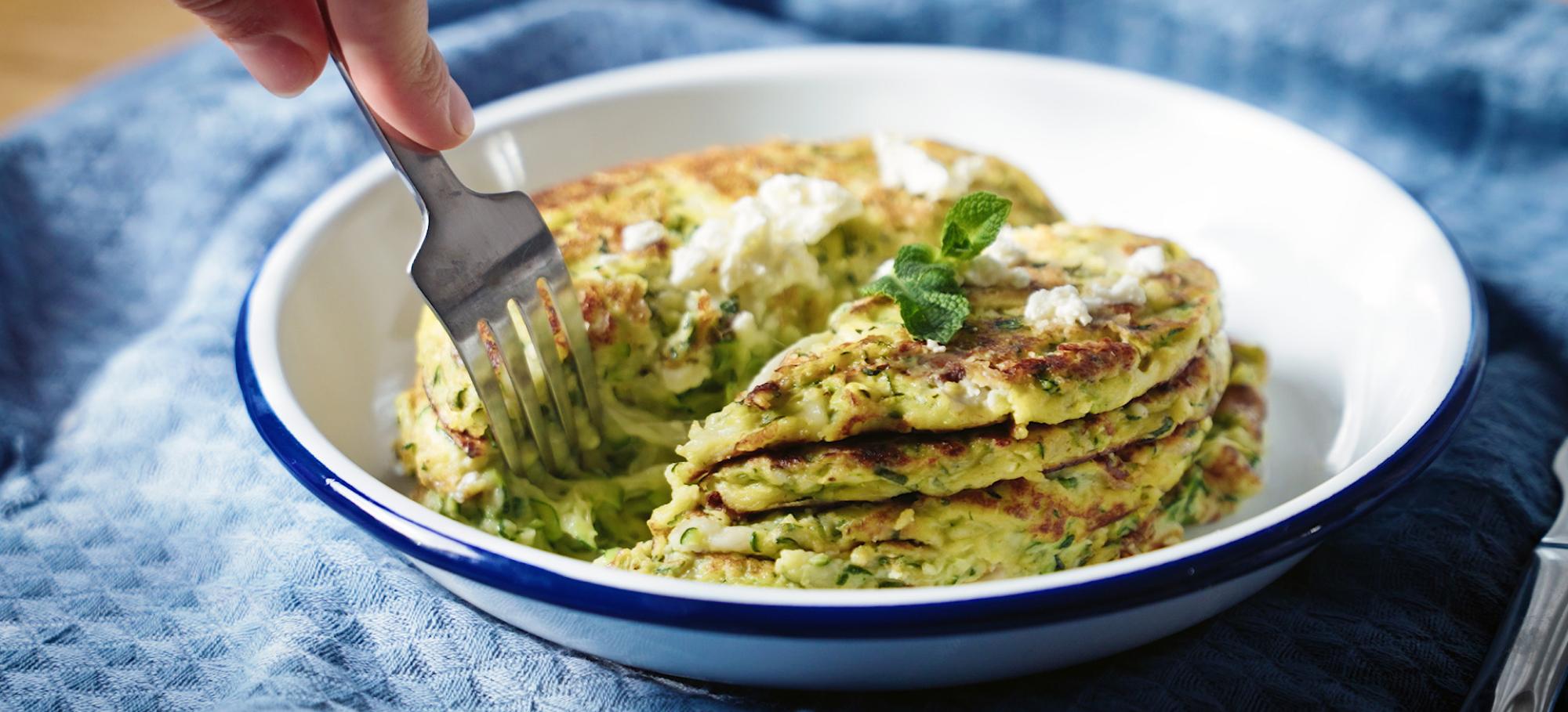 Pancake de courgettes, feta & menthe
