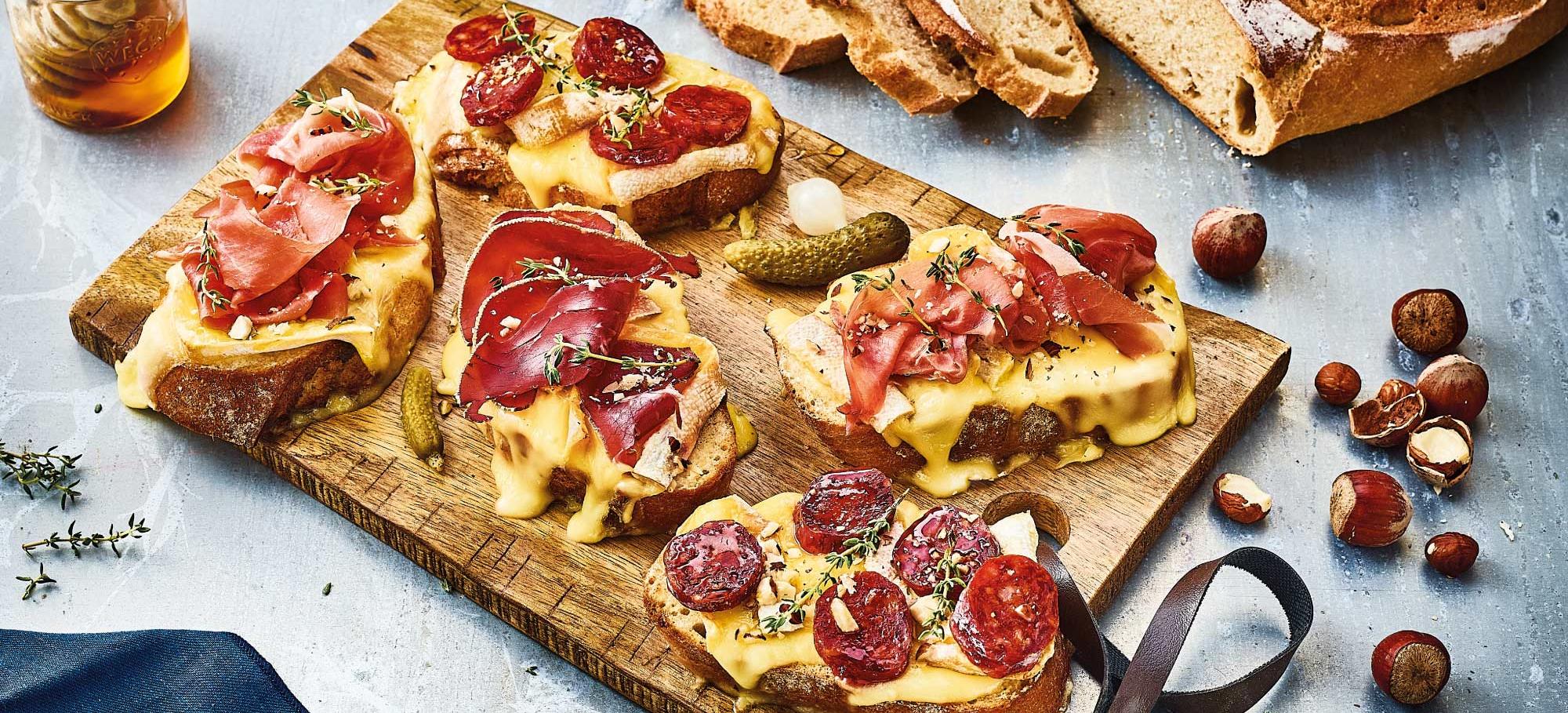 Recette Bruschettas reblochon et charcuterie 