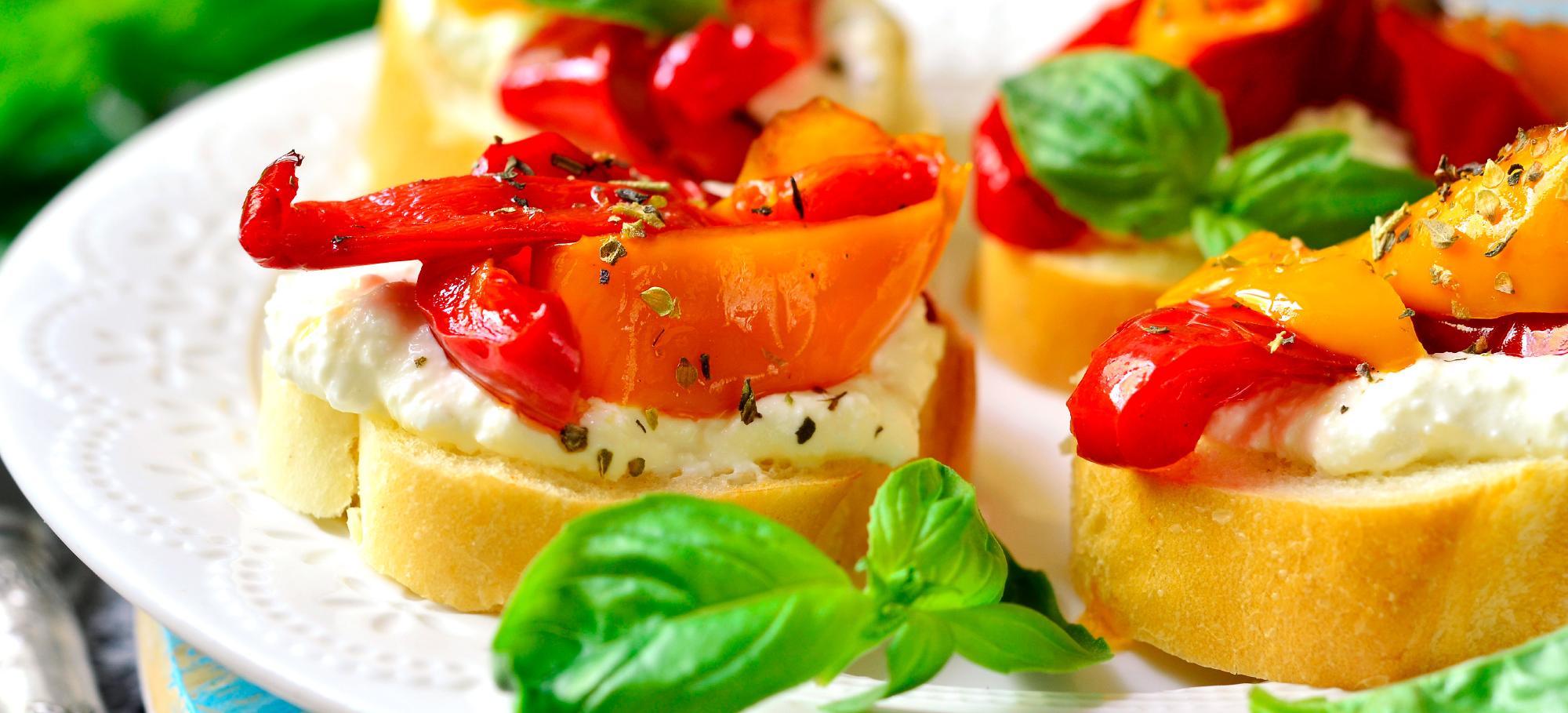 Bruschettas ricotta et poivron grillé Bruschettas ricotta et poivron grillé
