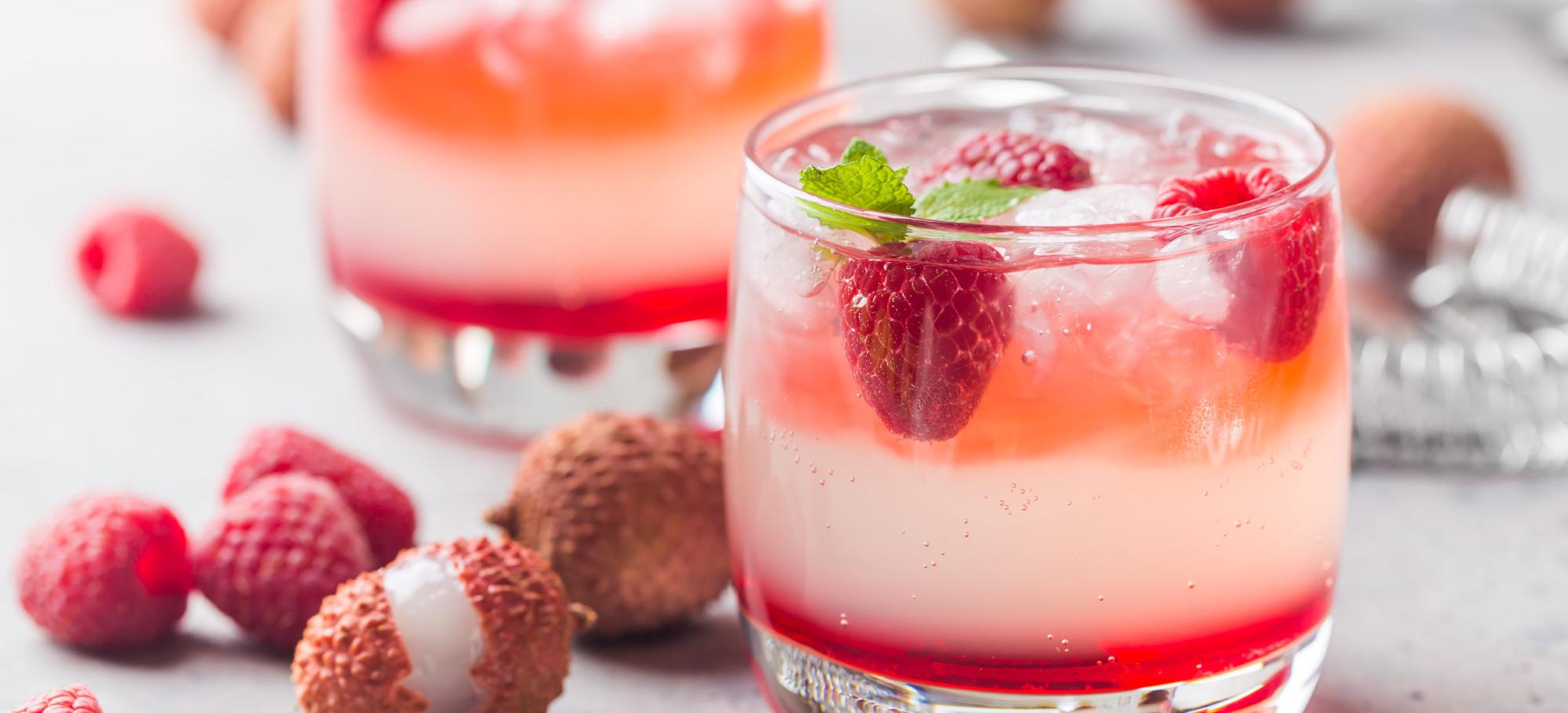 Cocktail litchi, gingembre & champagne Cocktail litchi, gingembre & champagne