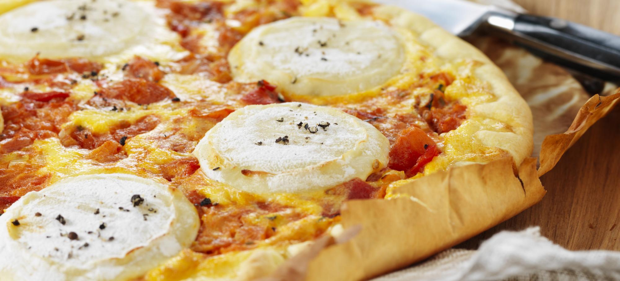 Pizza tomates et chèvre Pizza tomates et chèvre