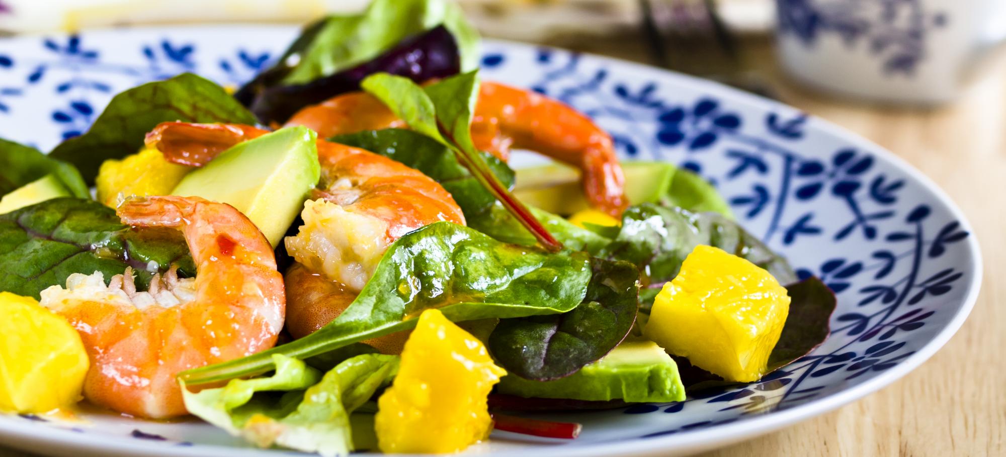 Recette diététique de salade mangue, avocat et crevettes