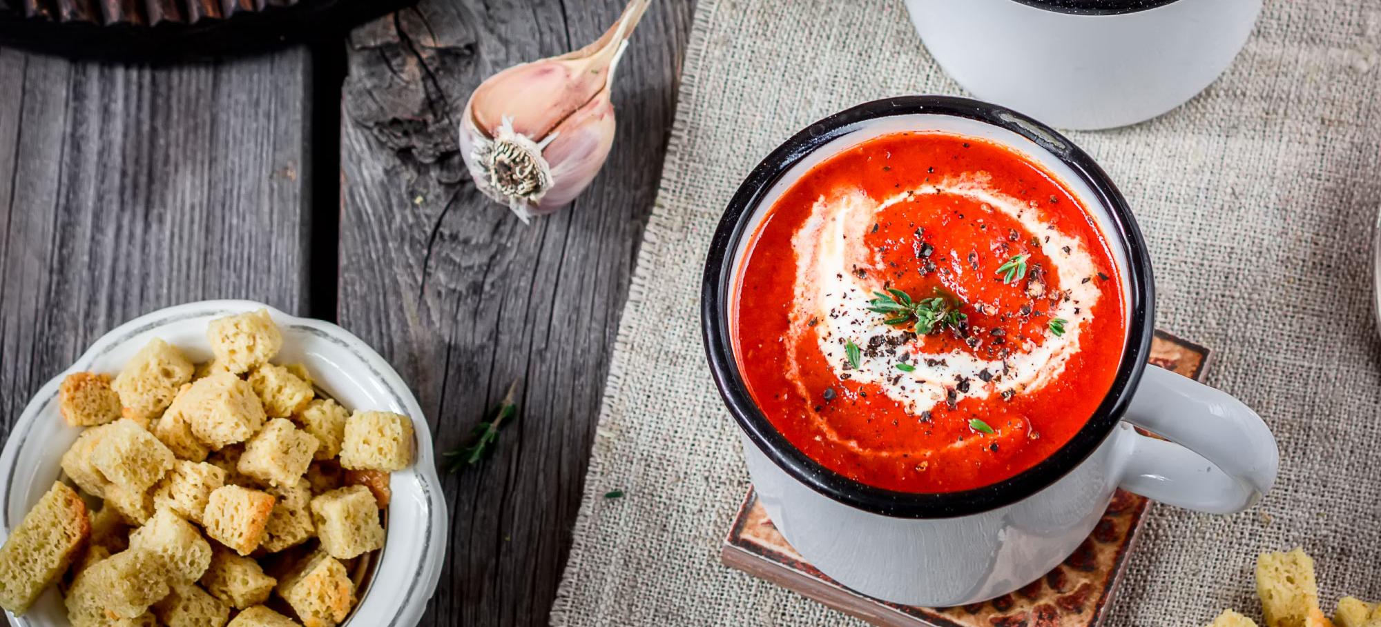 Verrines de chutney de tomates et feta Verrines de chutney de tomates et feta