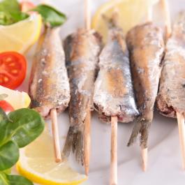 Brochettes de sardines au curry