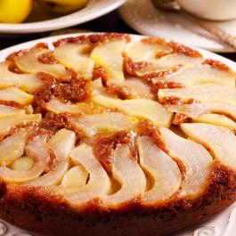 Gâteau yaourt, poires et chocolat