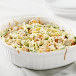 Gratin de pâtes au saumon et aux courgettes