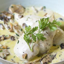 Suprêmes de volaille et champignons à la crème
