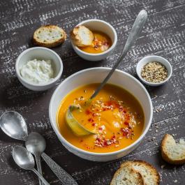 Velouté de carottes au lait de coco et coriandre