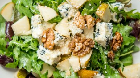 Recette de salade de mâche au roquefort