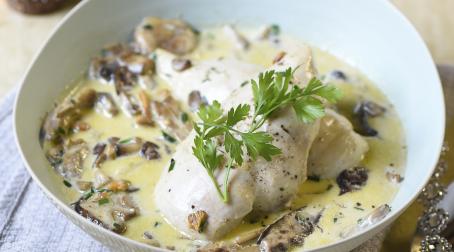 Suprêmes de volaille et champignons à la crème