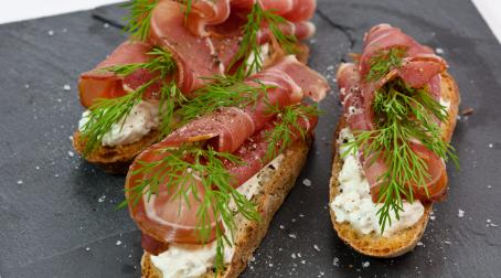 Recette tartine ricotta et jambon de pays 