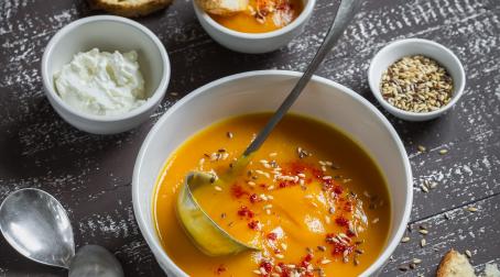 Velouté de carottes au lait de coco et coriandre